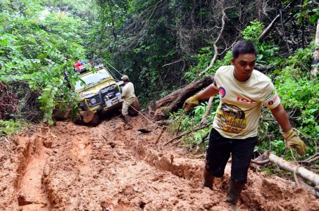 Jalan di Kaltim Rusak Lagi Meski Baru Diperbaiki