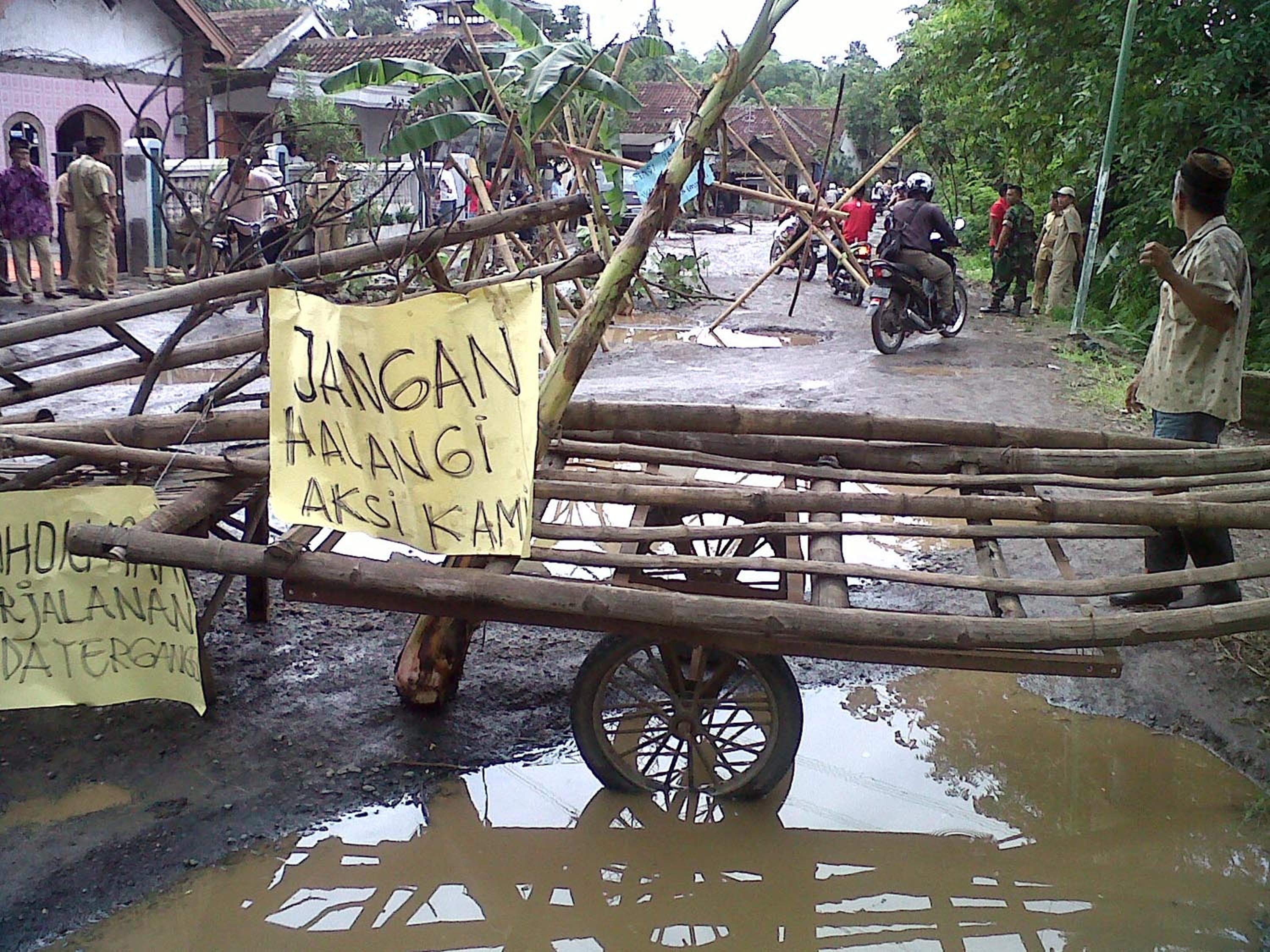 Pemblokir Jalur Lintas Sumatera Terus Bertambah