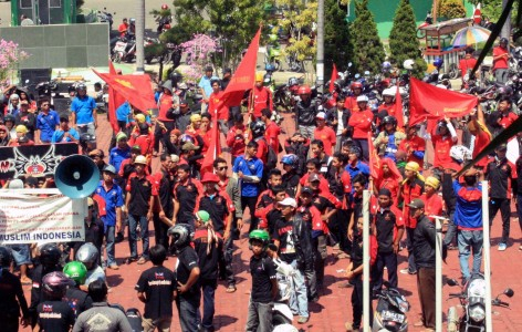 Buruh di Pati Tolak Upah Murah dan Desak Hapus Tenaga Alih Daya