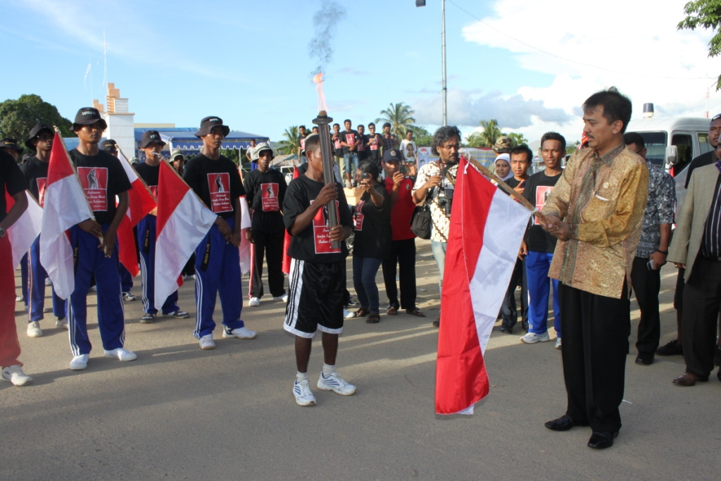 Peringatan Integrasi Papua di Sorong Ditandai Parade Obor