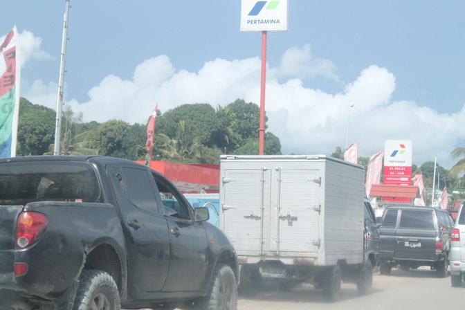 Pertamina Sorong: Antrian di SPBU Akibat Penimbunan BBM