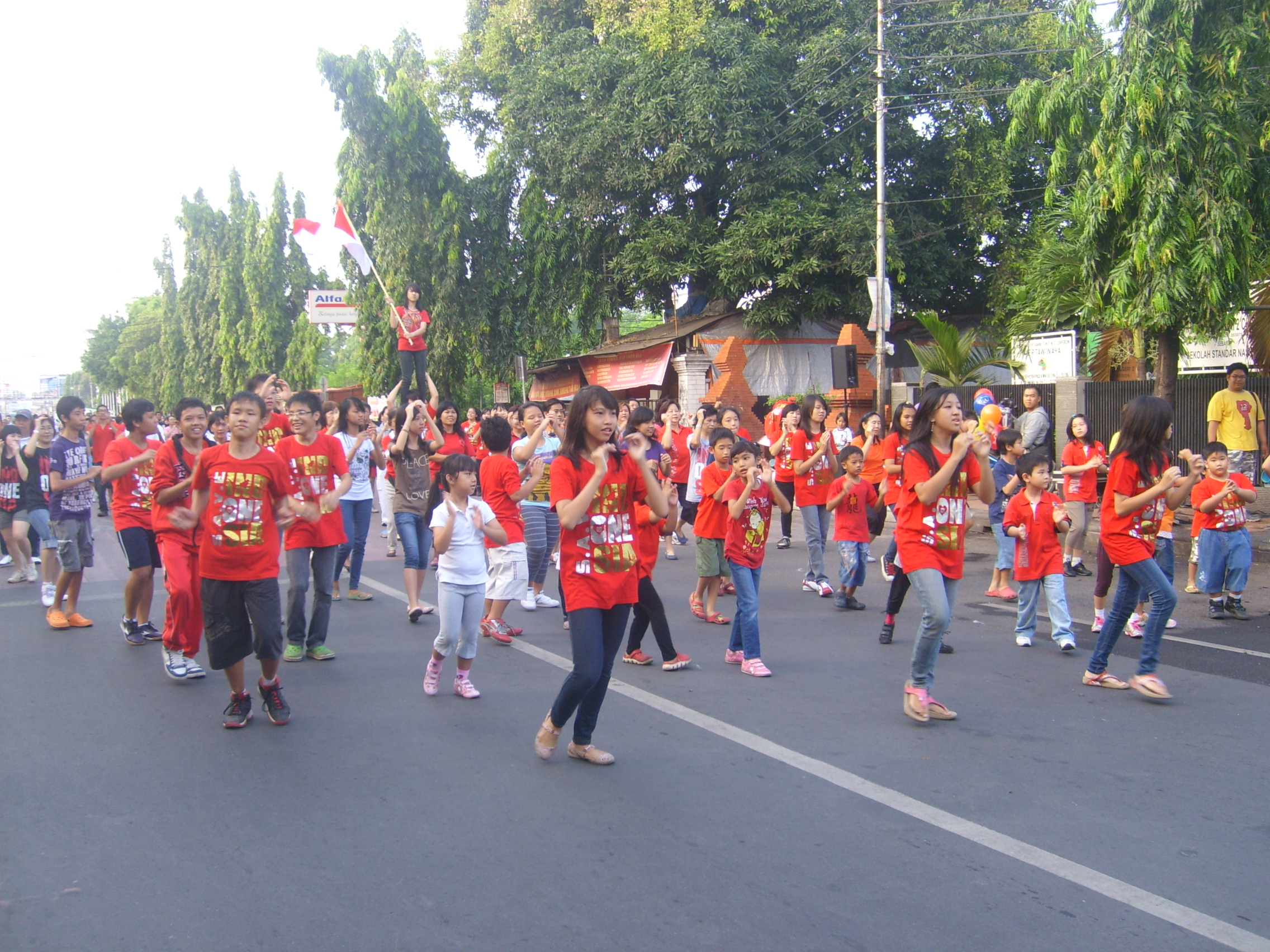 Beragama Komunitas Meriahkan Car Free Day di Cirebon