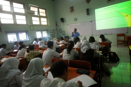 Harkitnas, Direksi BUMN Mengajar di Sekolah