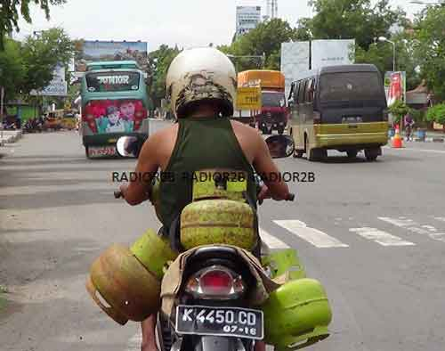 Elpiji Langka, Warga Rembang Beralih ke Arang