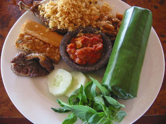 Serba Pedas di Kedai Makan Pedas-Pedas