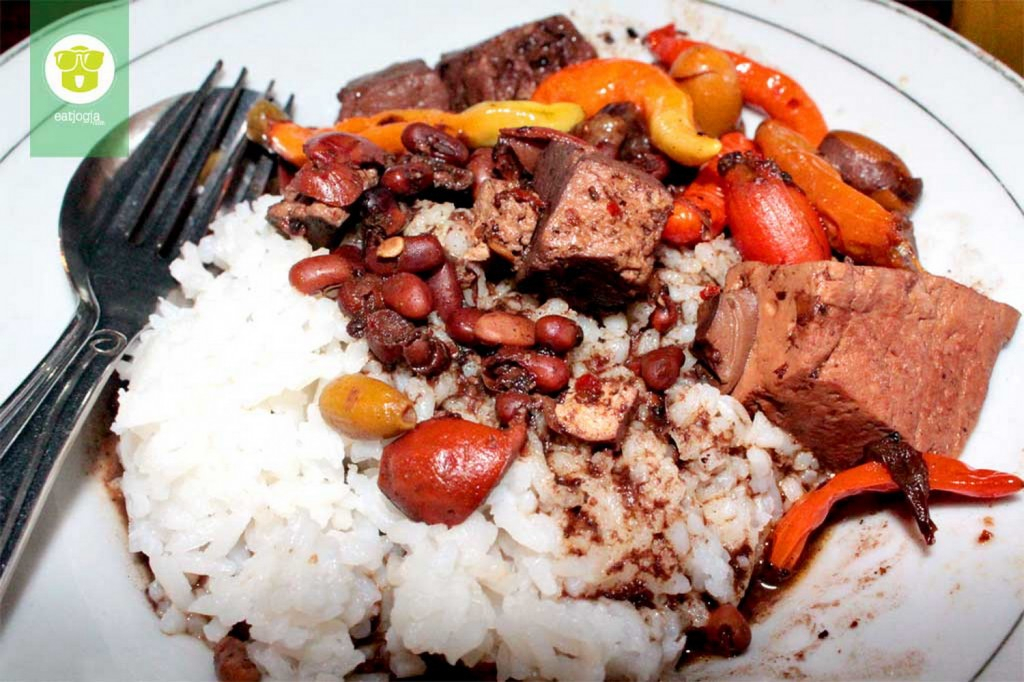 Modifikasi Menu Brongkos di Waroeng Godhong
