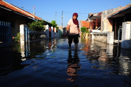 Banjir Rob Landa 15 TPS di Cilacap, Jawa Tengah