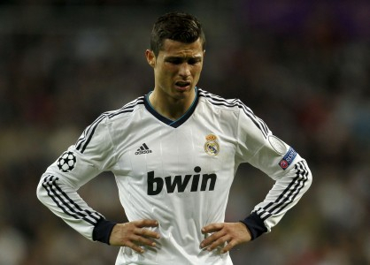 Madrid Ingin Pertahankan Ronaldo Sampai Pensiun