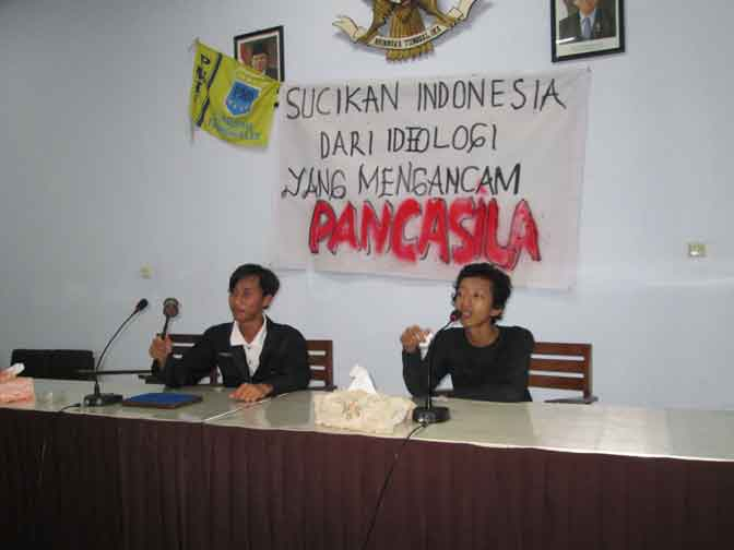 Mahasiswa Trenggalek Duduki DPRD