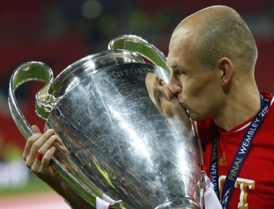 Bayern Munich Ingin Tukar Robben dengan Suarez