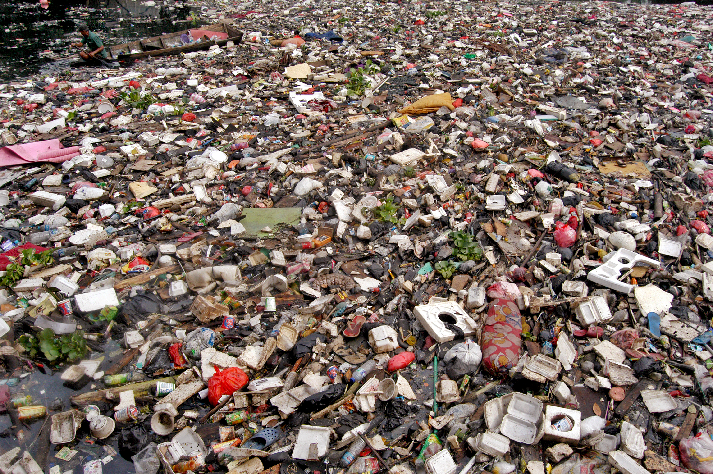 Bapedal Maluku: Jangan Buang Sampah ke Laut