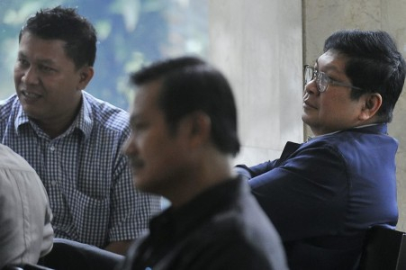 Bekas Menneg BUMN Laksamana Sukardi Datangi KPK