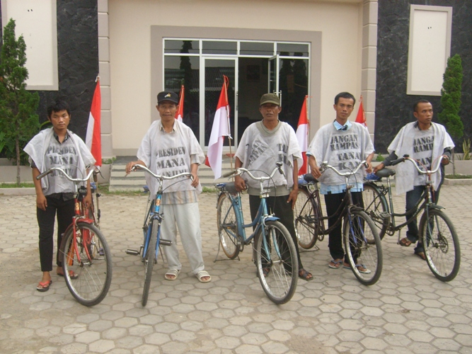Bersepeda, Penganut Syiah Sampang Sambangi Cirebon