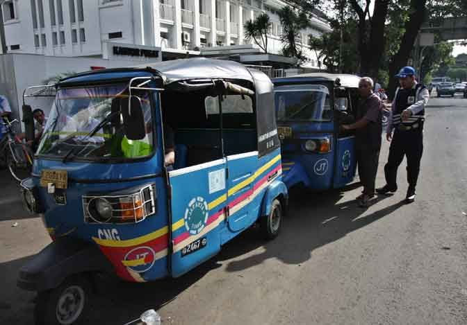 Agustus, Banyuwangi Produksi Bajaj Listrik