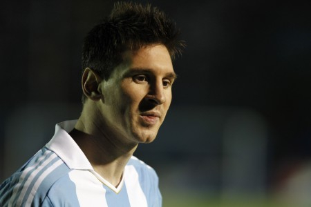 Messi: Melewati Rekor Maradona Bukan Hal Penting