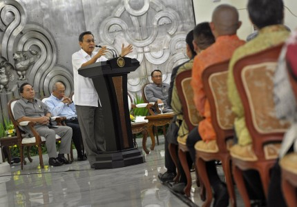 Wapres: Penaikan BBM Tunggu Kesiapan Program Kompensasi