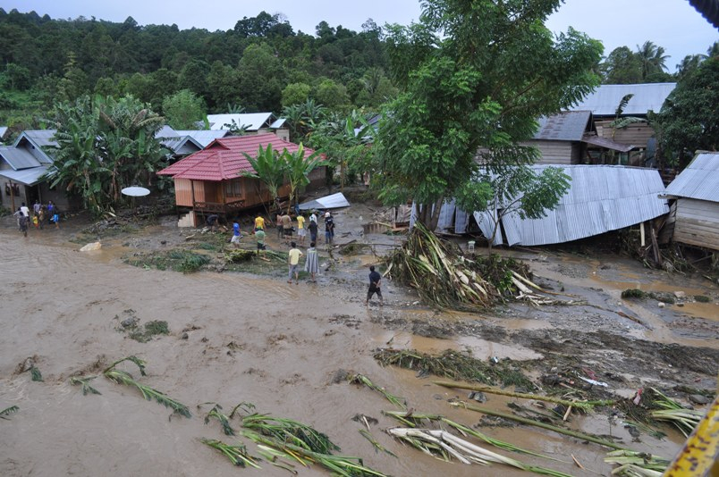 Banjir Rendam Puluhan Rumah Warga di Kolaka