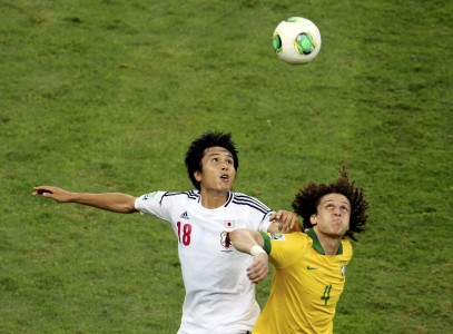 Kalahkan Meksiko, Hidung David Luiz Patah