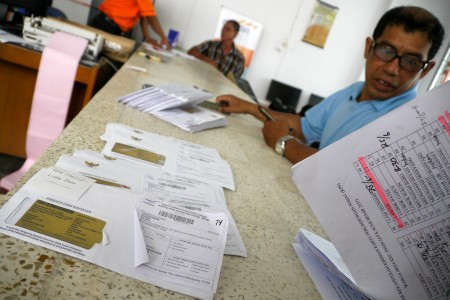Puluhan Ribu Warga Bandung Antre BLSM