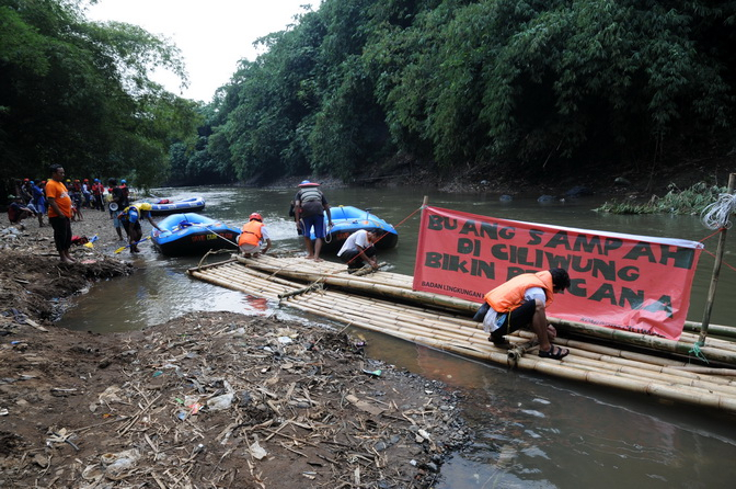 Belanja di Carrefour, Konsumen Harus Bayar Kantong Plastik
