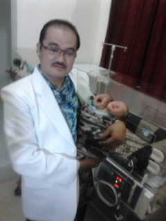 Bayi Ini Lahir dengan Dua Kepala Satu Badan