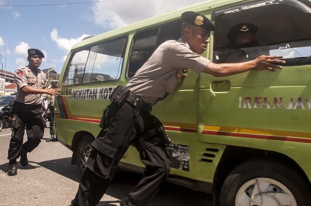 Supir Angkot di Sentani Mogok Beroperasi