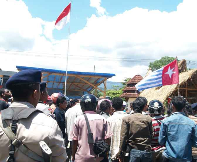 HUT OPM, Bintang Kejora berkibar di Puncak Jaya