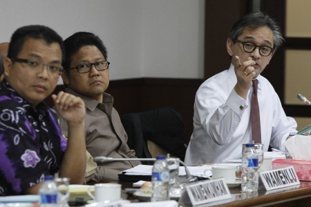Ratusan Perangkat Desa  Jombang Tuntut Revisi Masa Jabatan