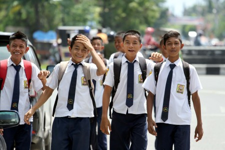 KPAI Desak Pemrov NTB Izinkan Anak Bertindik dan Bertato Masuk Sekolah