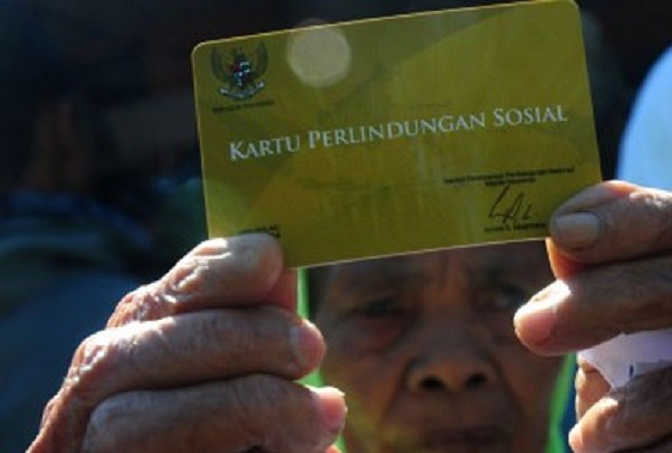 Pensiunan PNS di Polewali Mandar Terima BLSM