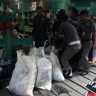 Pemda Nunukan Amankan Setengah Ton Daging Ilegal Asal Malaysia.