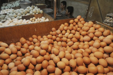 APP Kalbar Buka Pasar Murah Telur