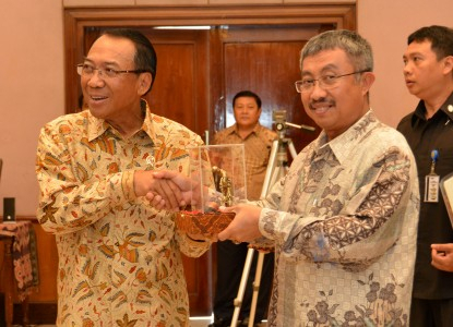 Dewan Pers Siap Mediasi Jero Wacik dengan Media Online