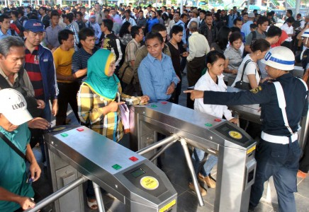 Ketika Zara Menghilang Dari Commuter Line