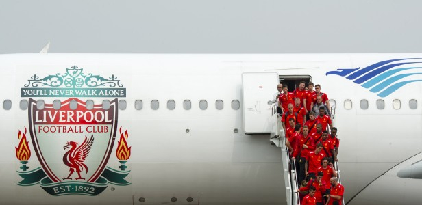 Demi Merek, Stanchart Perpanjang Sponsori Liverpool