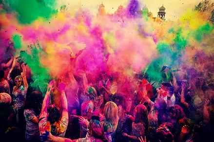 Indahnya Festival Holi