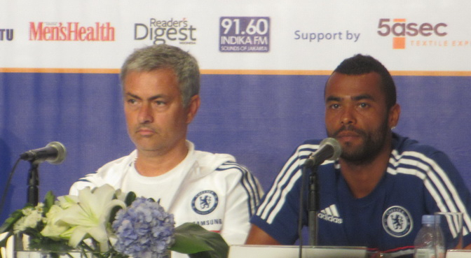 Cole: Chelsea Berhutang Gelar pada Mourinho