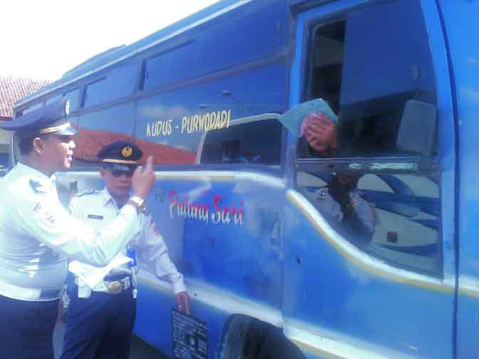 Waduh, Banyak Bus Mudik Lebaran di Kudus Tak Layak Jalan