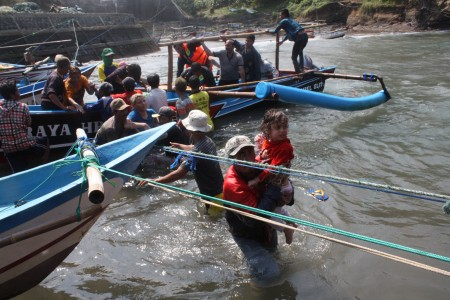 Empat Tersangka Tenggelamnya Kapal Imigran Gelap di Cianjur