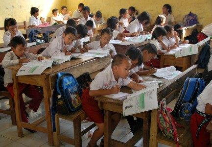 Begini Cara Sekolah Memungut Uang di Tahun Ajaran Baru