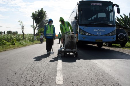 Jelang Mudik, Lebar Jalur Jombang Malang jadi 8 Meter