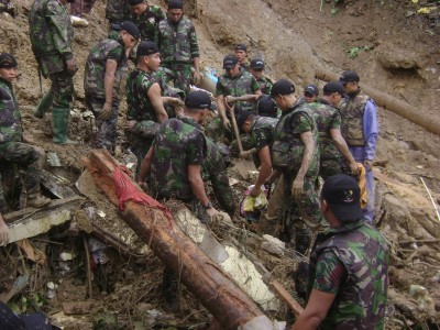 Menhut Larang Relokasi Pengungsi di Majenang ke Lahan Perhutani