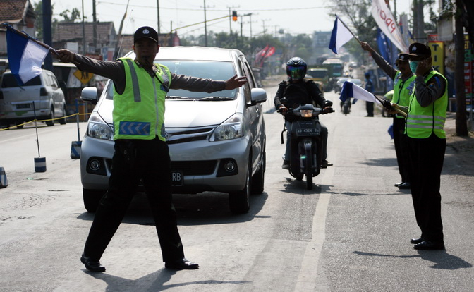 Hari Kedua Lebaran, Kawasan Puncak Macet
