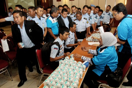 Tes Urine Dadakan untuk Petugas Lapas