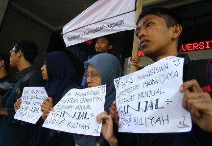 Jual Ginjal Demi Biaya Kuliah