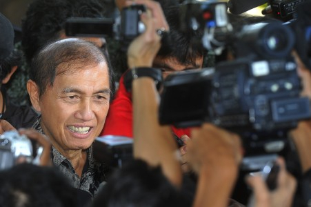 Beragam Desakan dalam Kasus Korupsi Hambalang