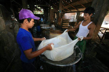 Perajin Tahu Tempe di Kabupaten Bandung Mogok Produksi
