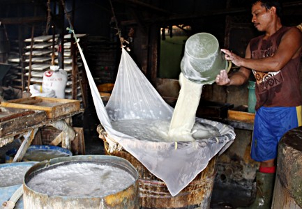 Pemerintah Disarankan Kucurkan Dana Subsidi untuk Perajin Tahu Tempe