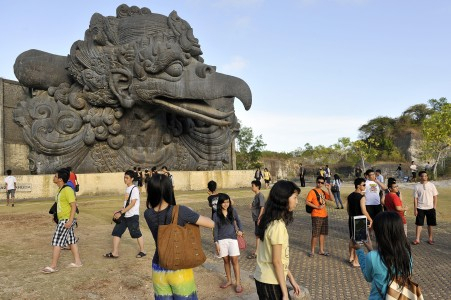 Sebagian Besar Turis ke Bali Tak Gunakan Penerbangan Indonesia