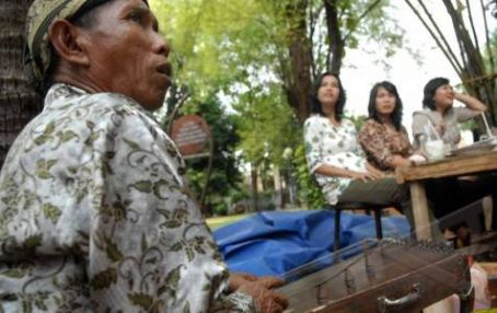 Pengamen Disini akan Diberi Kartu ID